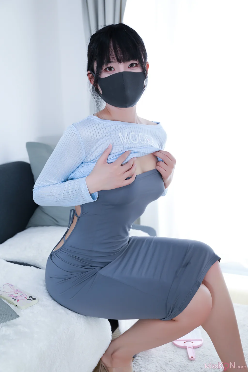 李佳: 吉他妹妹 (81 photos)