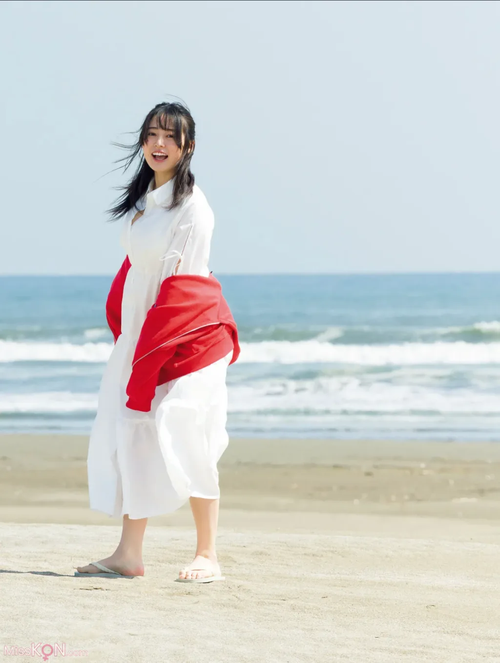 [JP] Miu Shirahama (白濱美兎): FRIDAY GOLD 『最強の18歳 至宝の柔ボディ降臨！』 (24 photos)