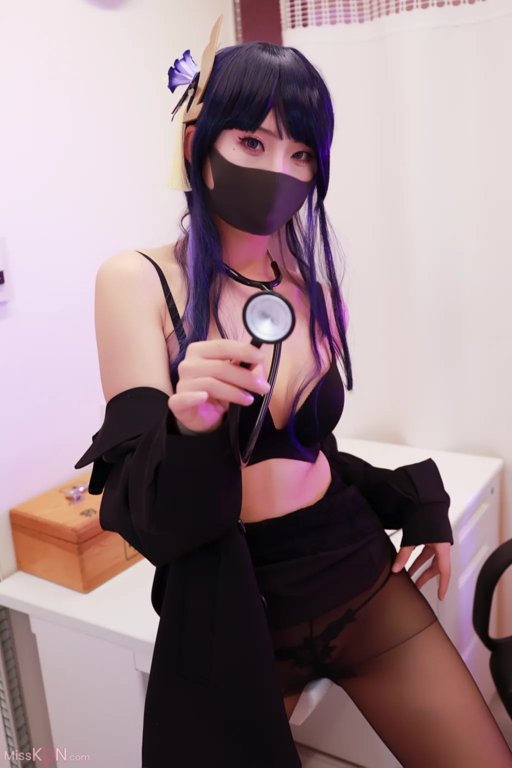 李佳: 雷神医务室 (78 photos) – Page 2
