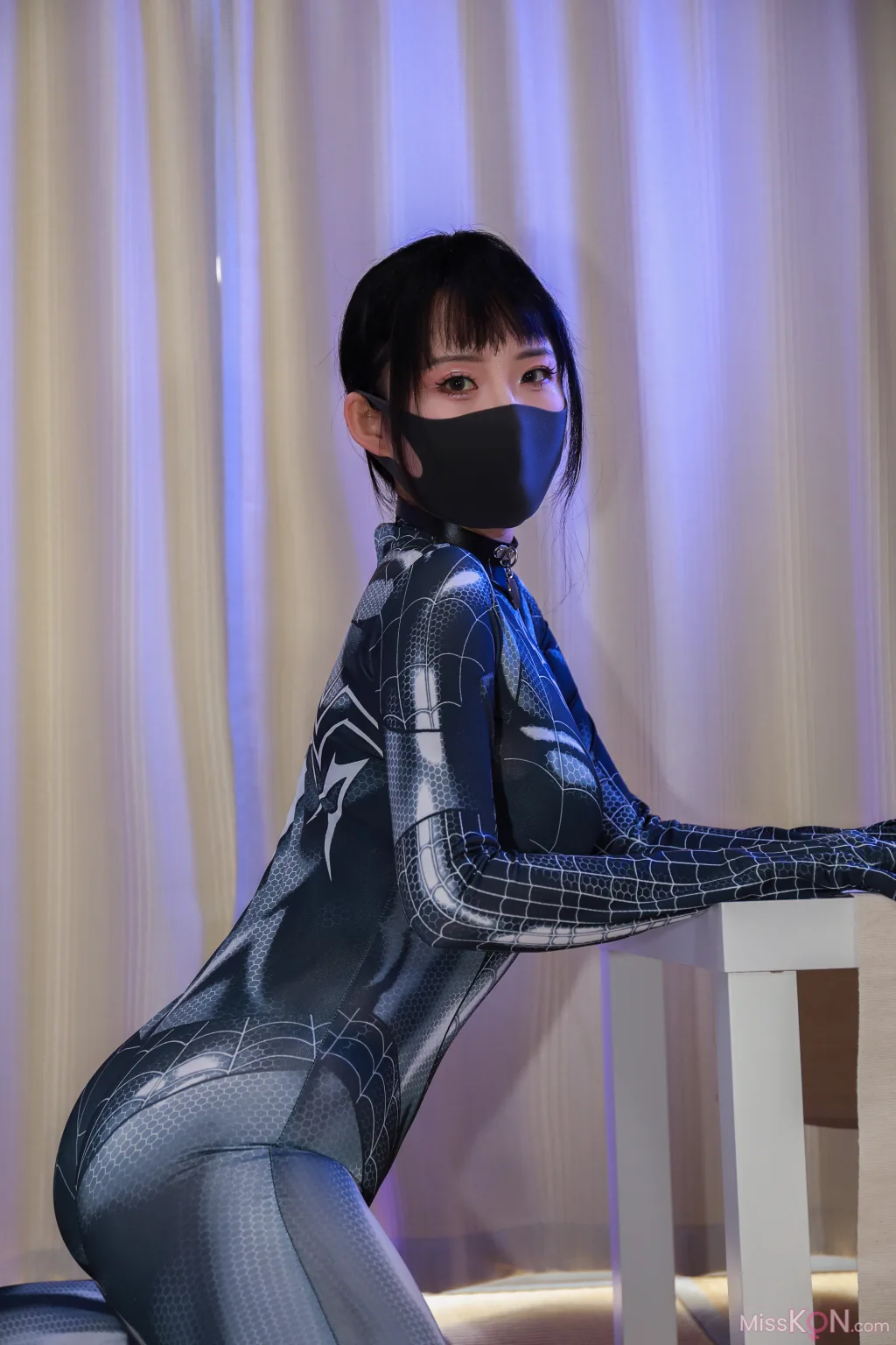 李佳: 蜘蛛侠 (52 photos)