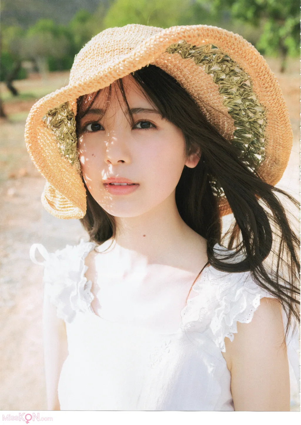 [JP] Ayame Tsutsui (筒井あやめ) 乃木坂46: 筒井あやめ 1st写真集 感情の隙間 (170 photos)