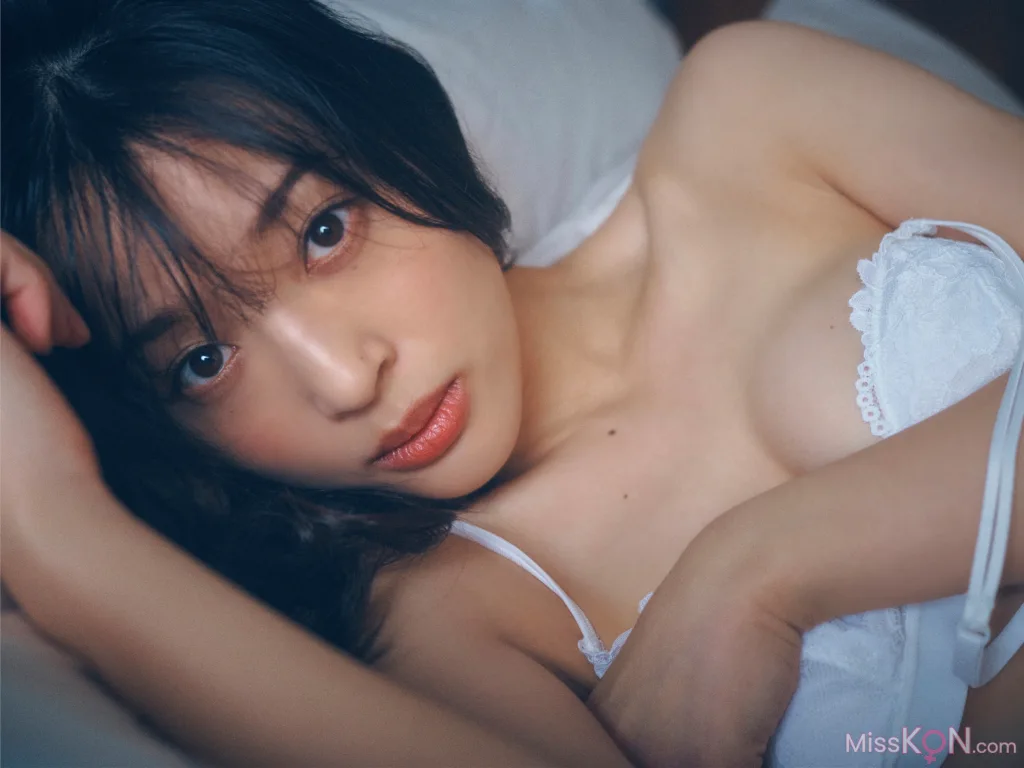 [JP] Misaki Jinbu (神部美咲): FLASHデジタル写真集 『ここだけの話 Vol.2』 (51 photos)