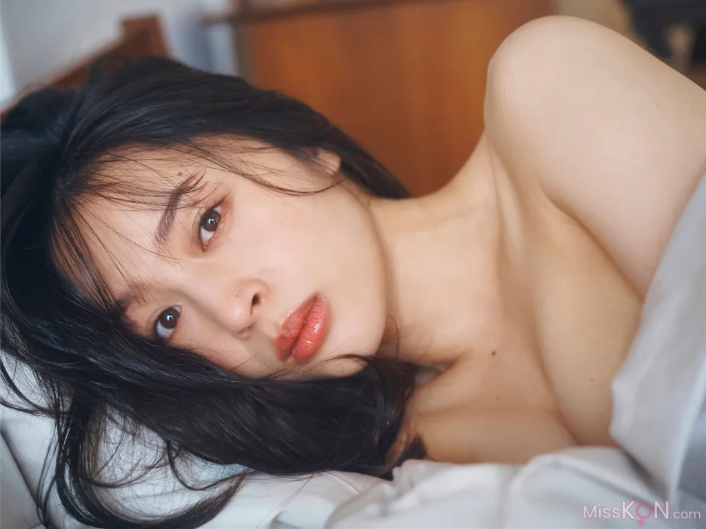 [JP] Misaki Jinbu (神部美咲): FLASHデジタル写真集 『ここだけの話 Vol.2』 (51 photos)
