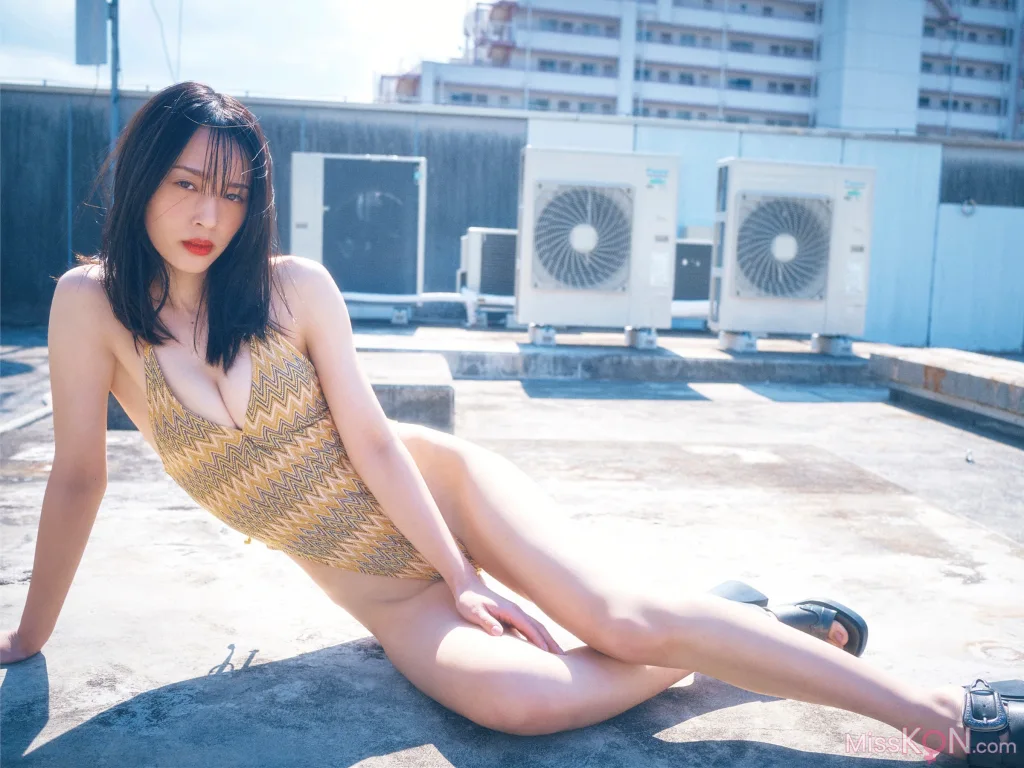 [JP] Misaki Jinbu (神部美咲): FLASHデジタル写真集 『ここだけの話 Vol.2』 (51 photos) – Page 3