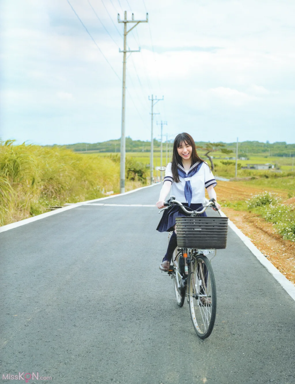 [JP] Umeyama Cocona (梅山恋和): 1st写真集 恋する人 (107 photos)
