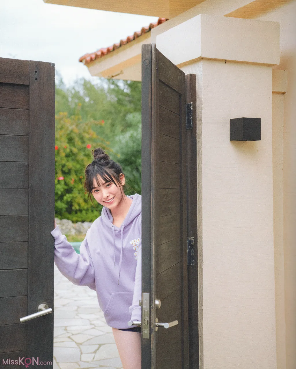 [JP] Umeyama Cocona (梅山恋和): 1st写真集 恋する人 (107 photos)