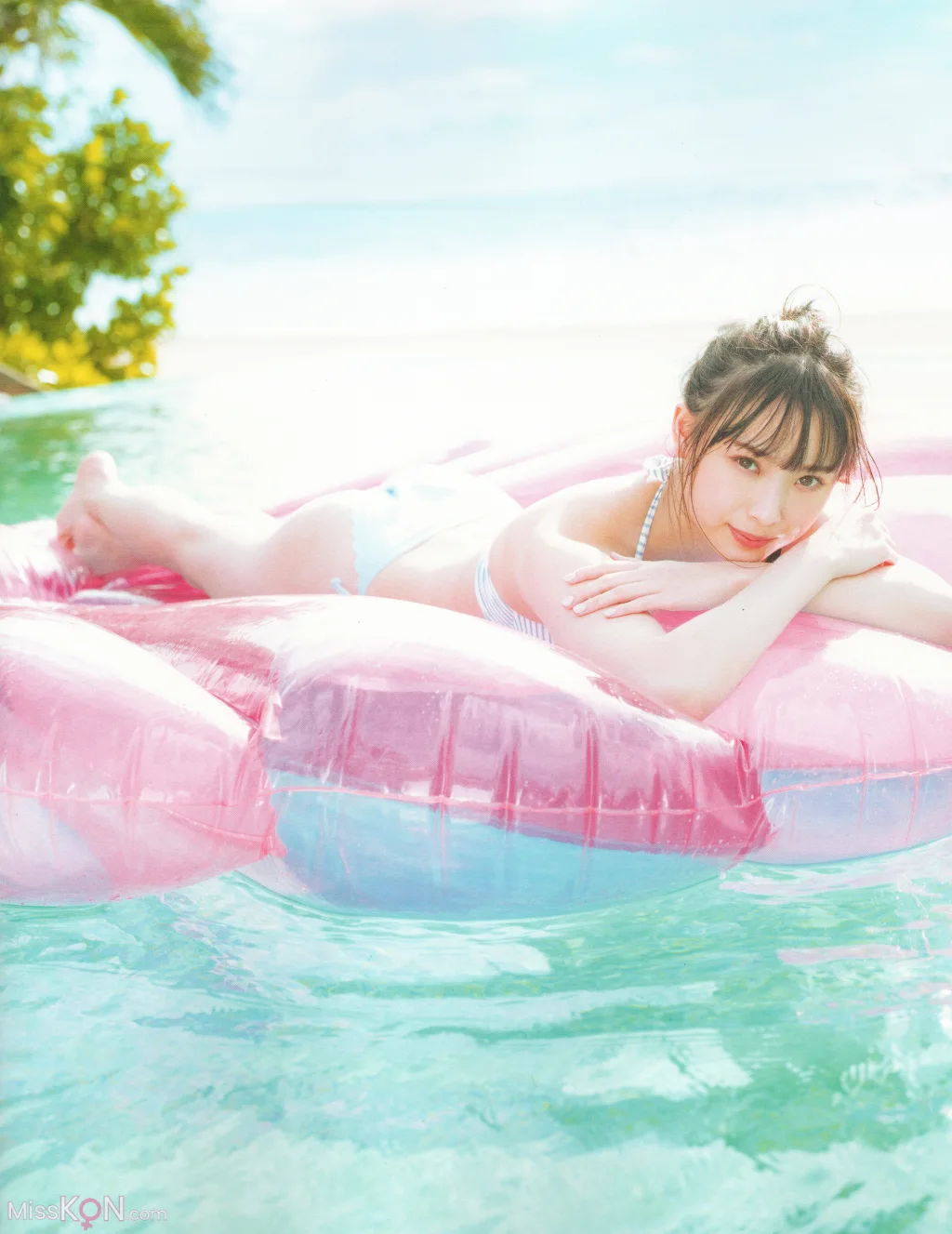 [JP] Umeyama Cocona (梅山恋和): 1st写真集 恋する人 (107 photos)