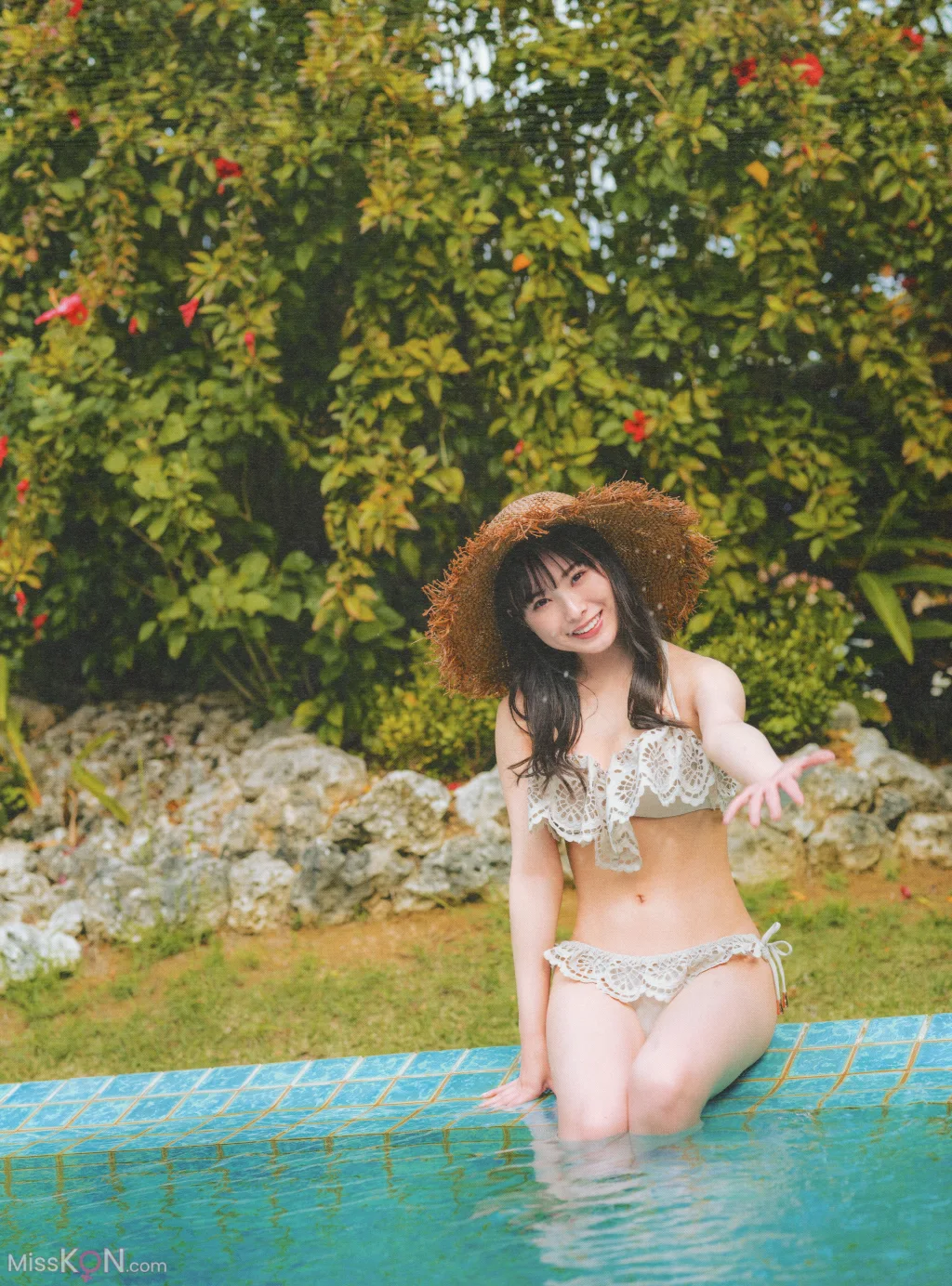 [JP] Umeyama Cocona (梅山恋和): 1st写真集 恋する人 (107 photos) – Page 2