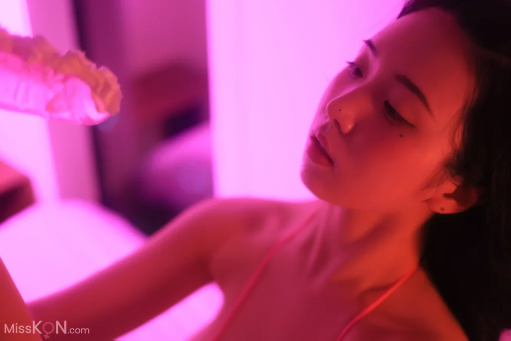Yeon Woo (연우): TOY (172 photos) – Page 2