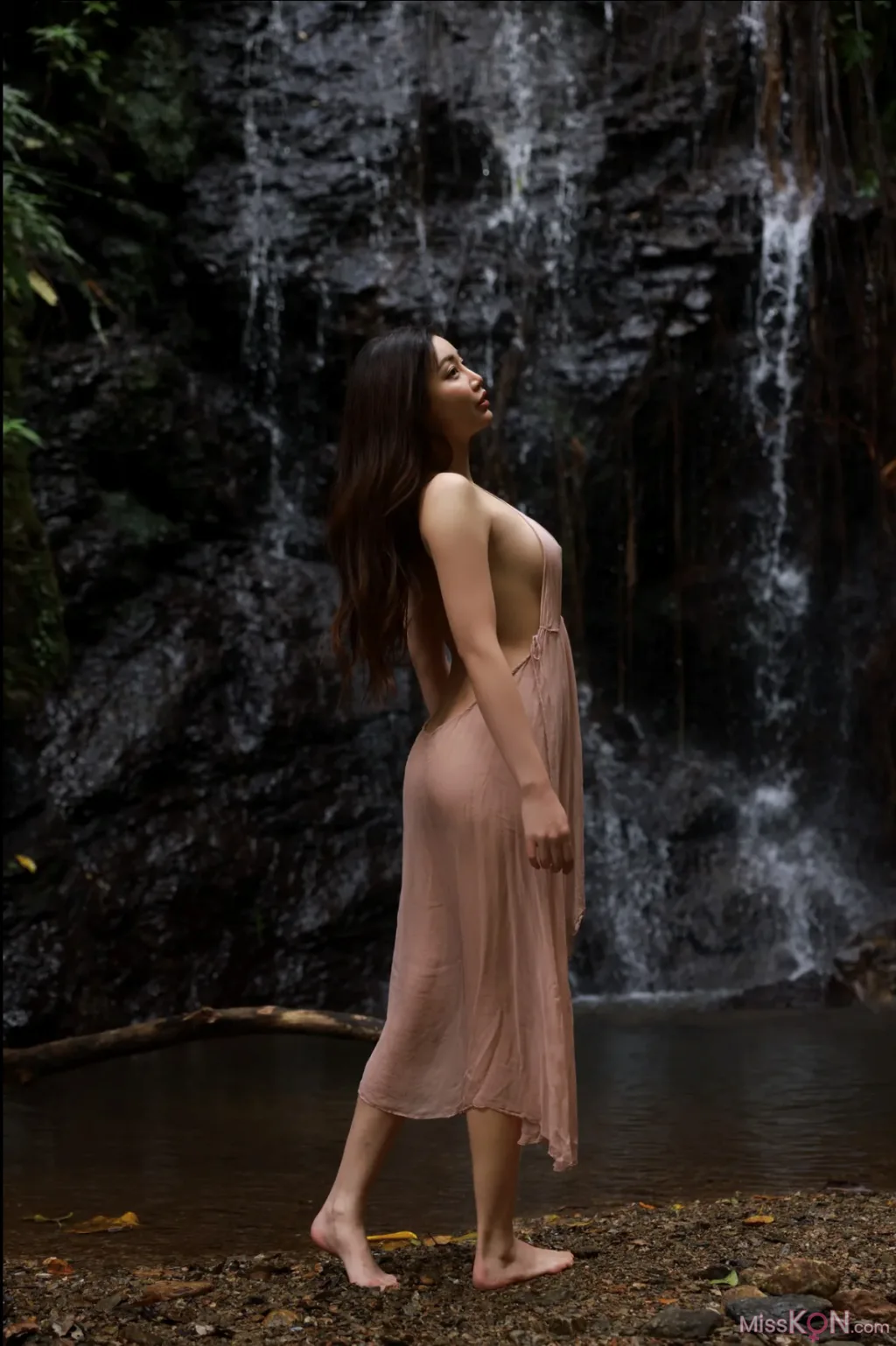 [JP] Miho Abe (あべみほ): FRIDAY GOLD 衝撃の初ヘアヌード!! (20 photos) – Page 2