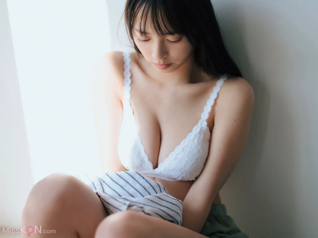 [JP] Riko Ōtsuki (大槻理子): FLASHデジタル写真集 朝陽 (36 photos)