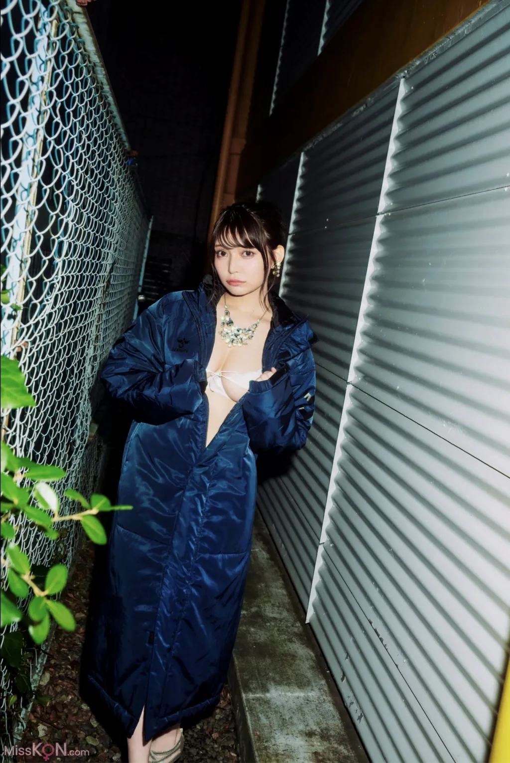 [JP] Nitori Sayaka (似鳥沙也加): FRIDAY GOLD A to Z Vol.14 (16 photos)
