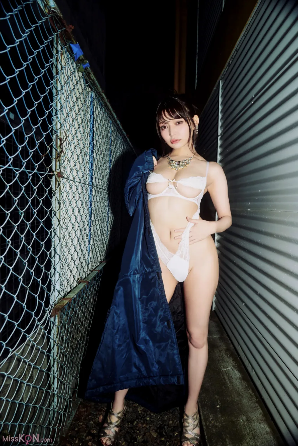 [JP] Nitori Sayaka (似鳥沙也加): FRIDAY GOLD A to Z Vol.14 (16 photos)