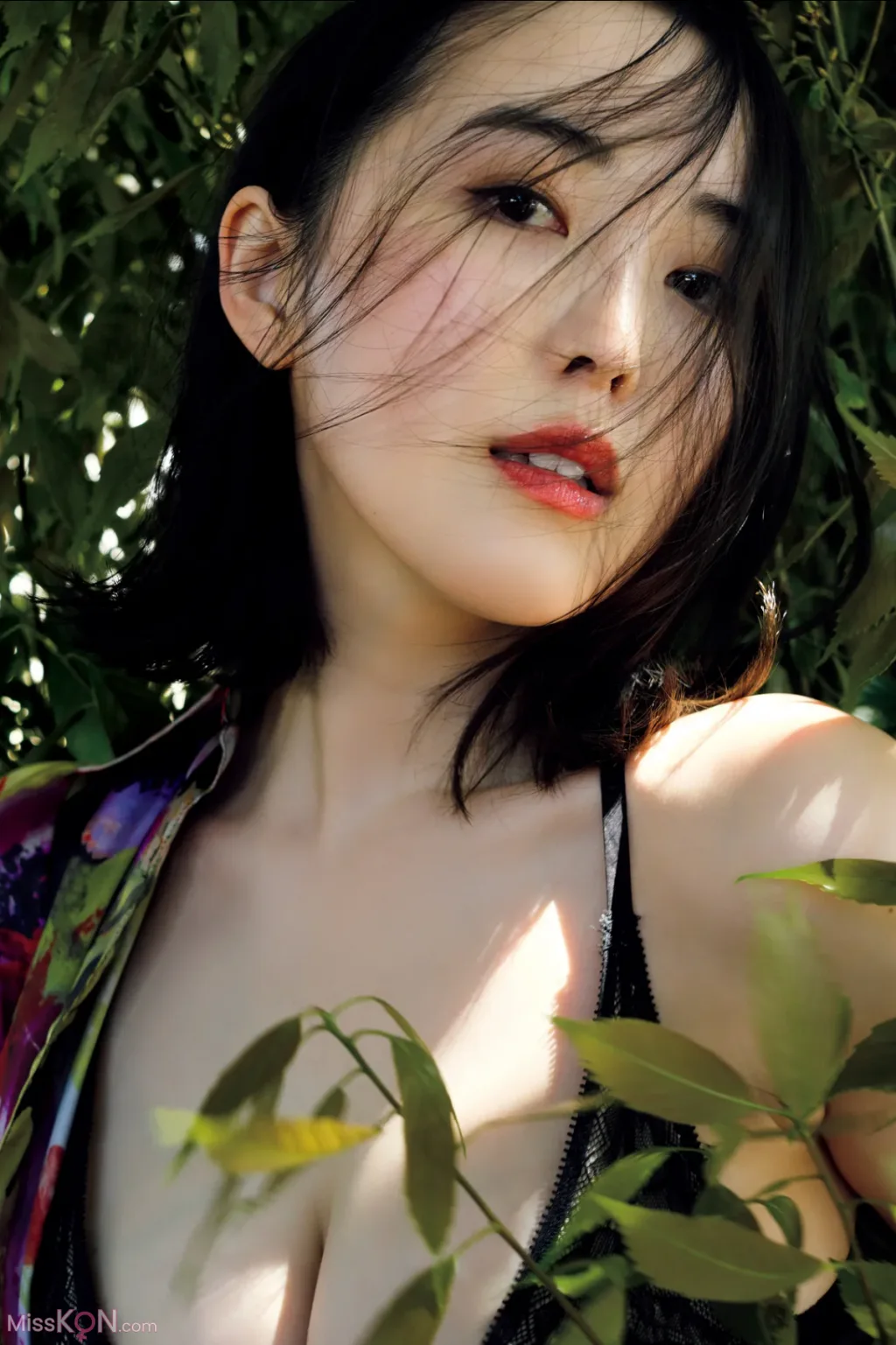 [JP] Oshino Sara (おしの沙羅): FRIDAY GOLD ネオ・エロティカ (18 photos)