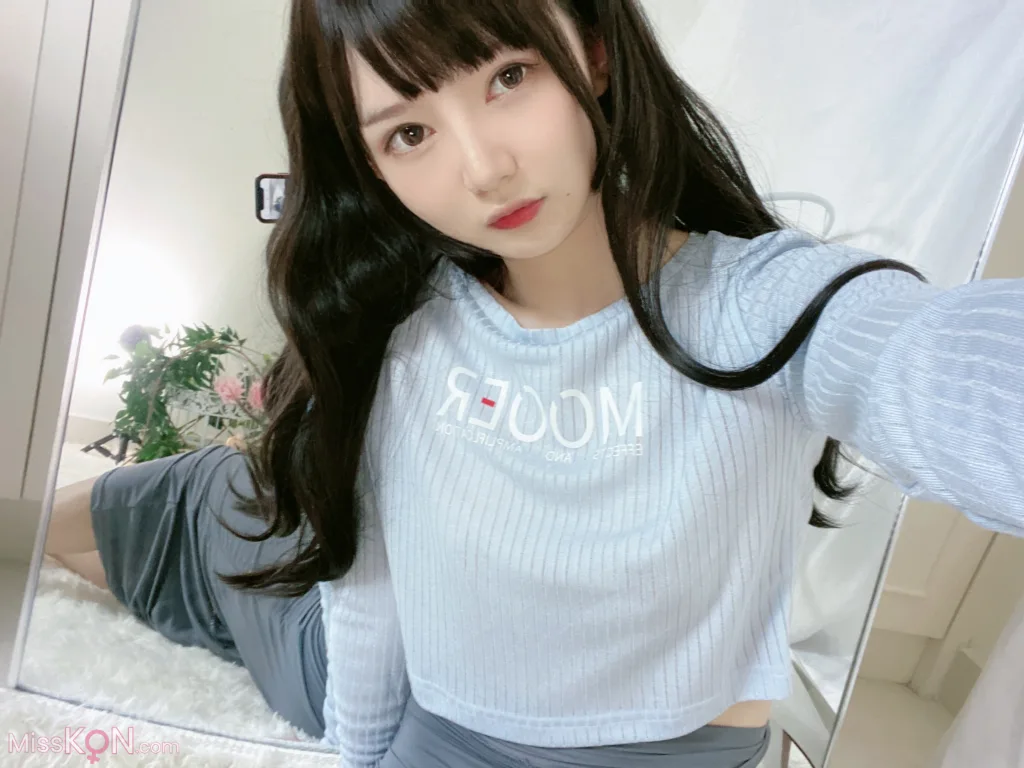 Coser@51酱: 吉他妹妹 (25 photos + 3 videos)