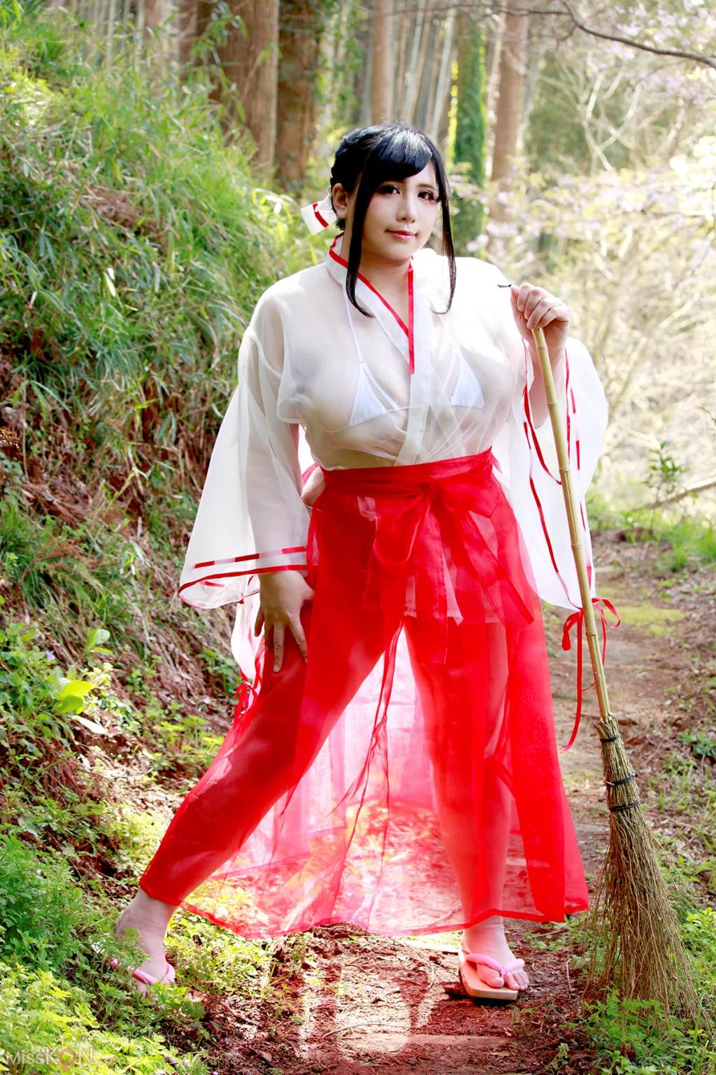 Coser@蝶月真綾: 裏巫女の遊穢れ (199 photos)