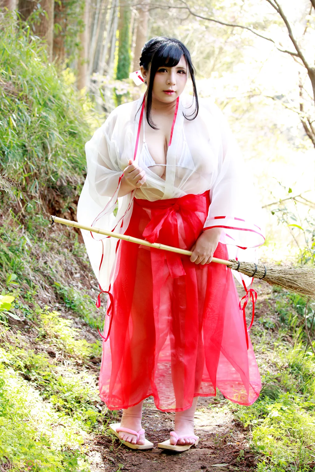 Coser@蝶月真綾: 裏巫女の遊穢れ (199 photos)