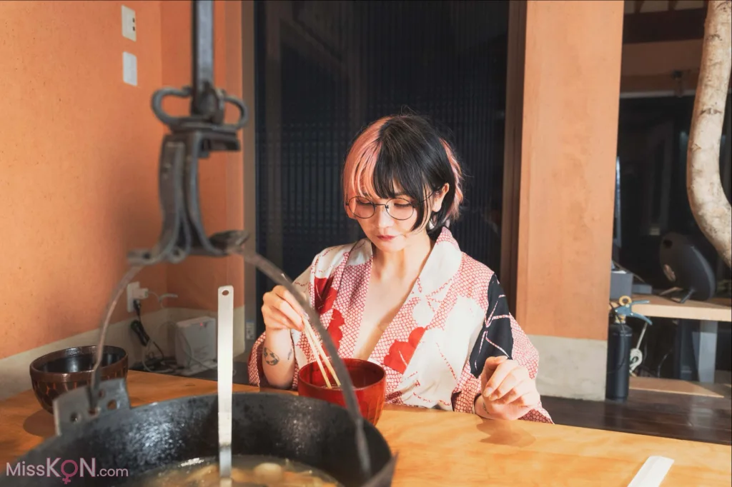 [JP] ちゅきめろでぃ: 2nd 写真集『一泊二日』 (183 photos)