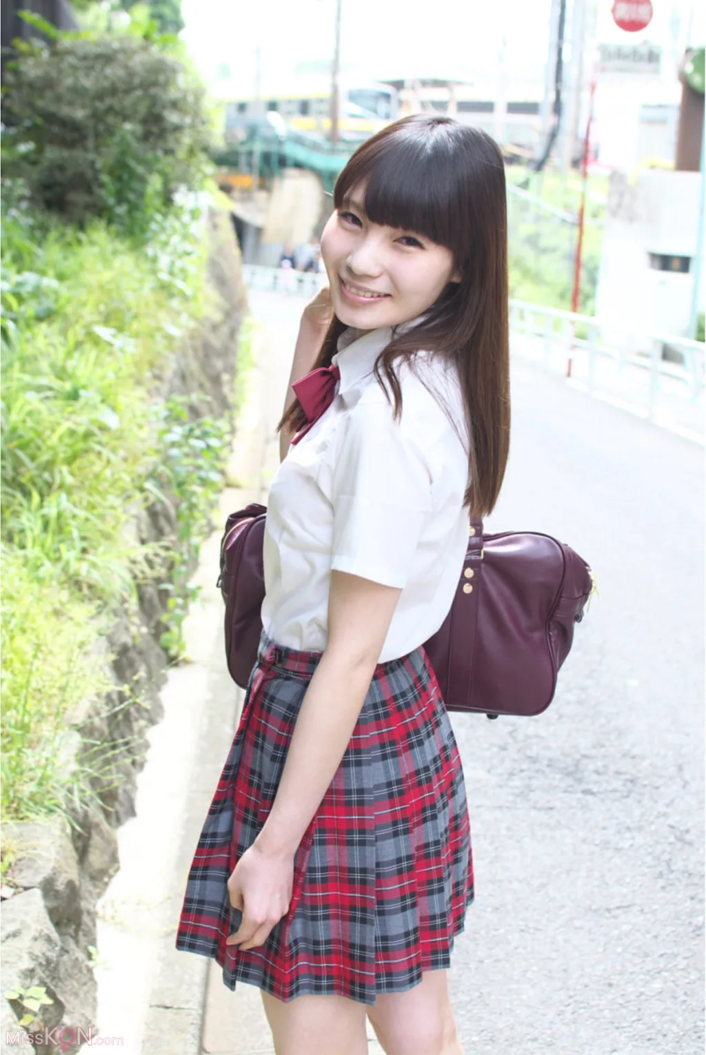 [JP] Minami Matsushita (松下みな実): ギリギリ★あいどる倶楽部 デジタル写真集 (ピンク倶楽部) (28 photos)