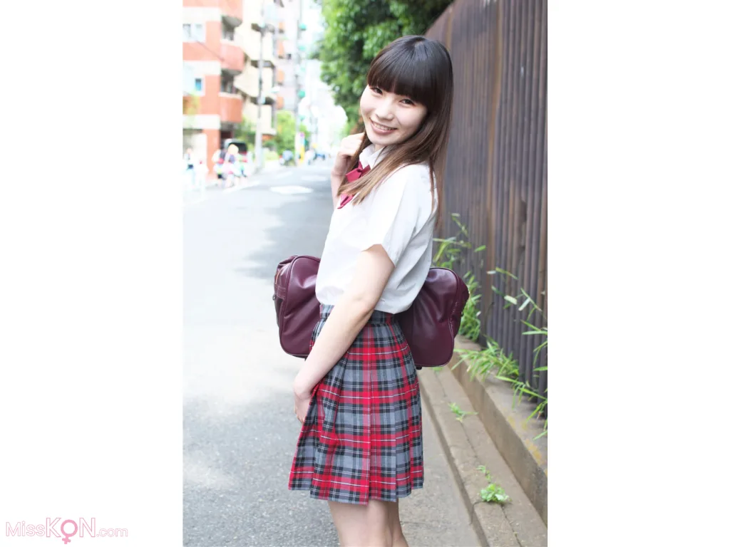 [JP] Minami Matsushita (松下みな実): ギリギリ★あいどる倶楽部 デジタル写真集 (ピンク倶楽部) (28 photos) – Page 3