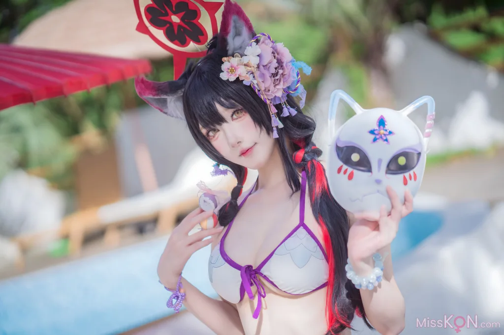 Coser@阿包也是兔娘: 蔚蓝档案 狐坂若藻 水着 (32 photos)