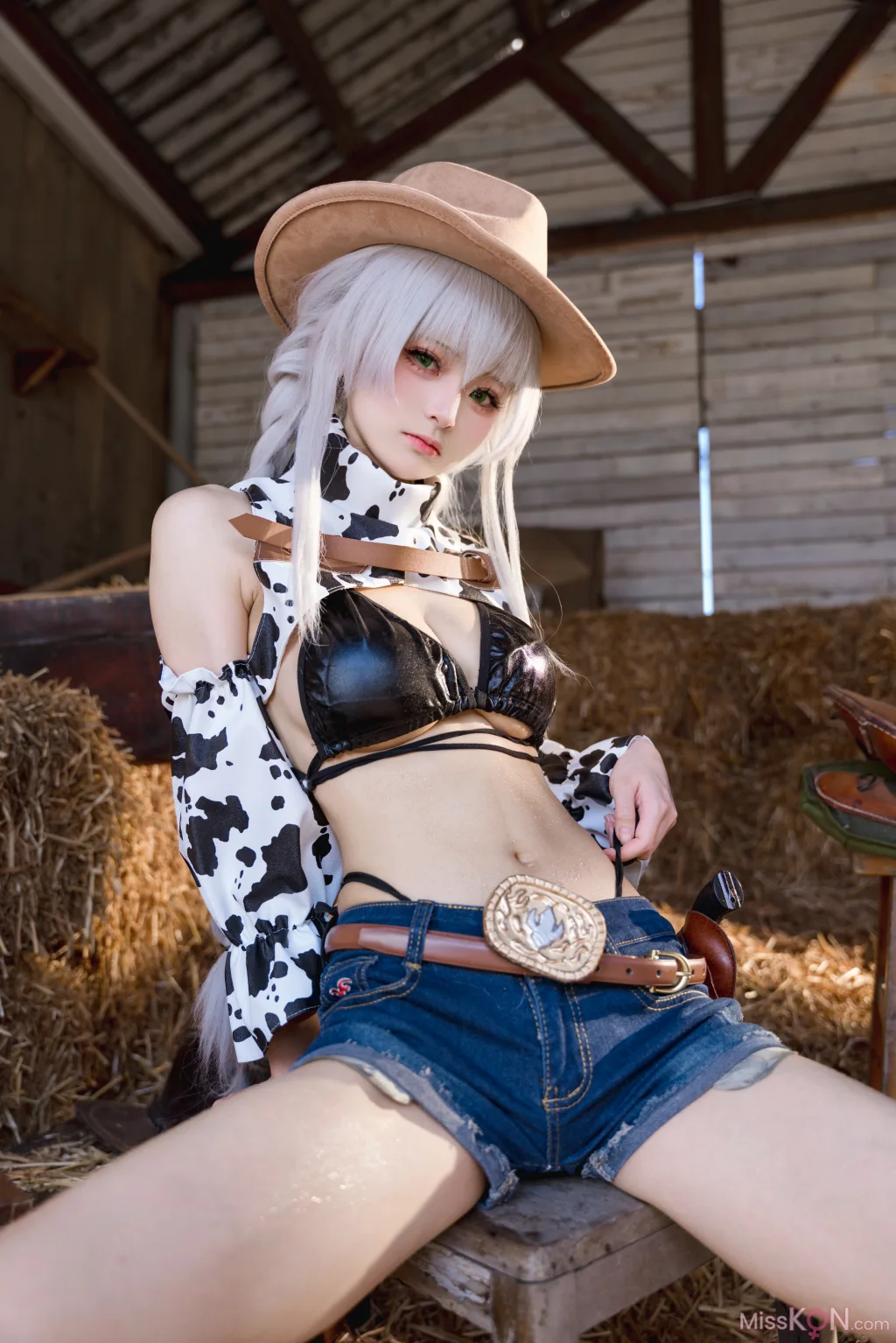 Coser@九柒喵: 碧蓝航线 法戈 纯白热潮 (53 photos)