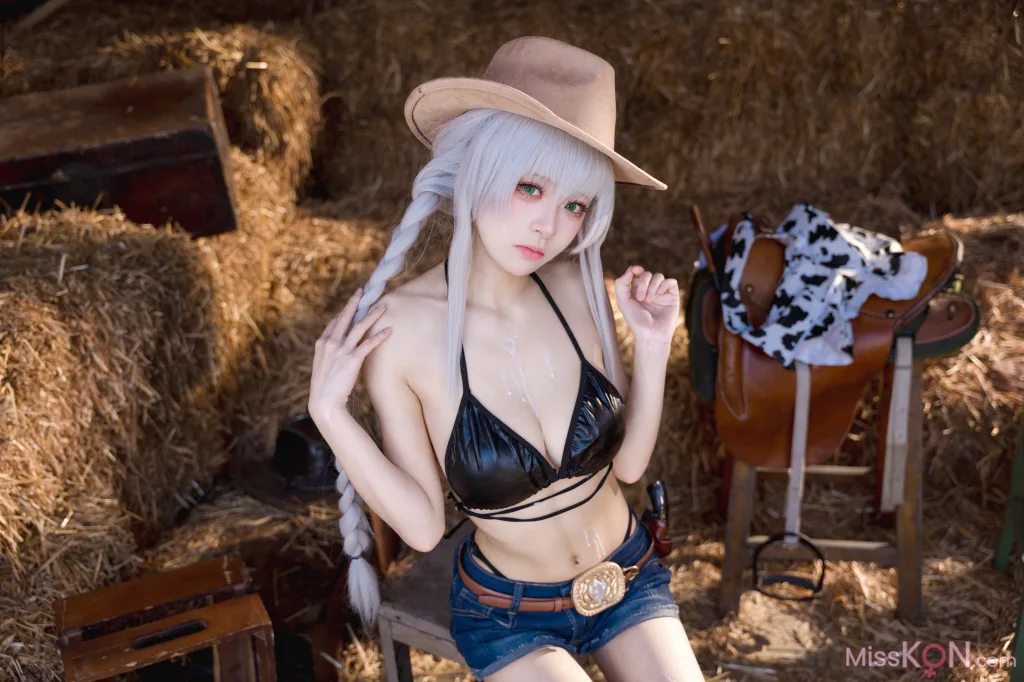 Coser@九柒喵: 碧蓝航线 法戈 纯白热潮 (53 photos)