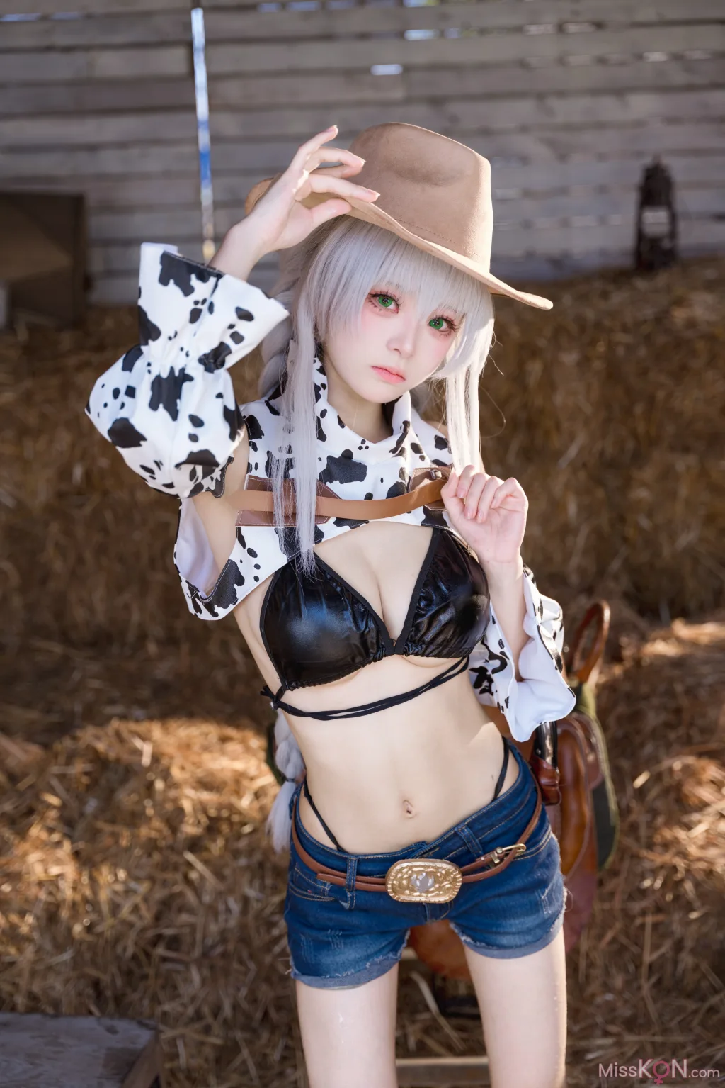 Coser@九柒喵: 碧蓝航线 法戈 纯白热潮 (53 photos)