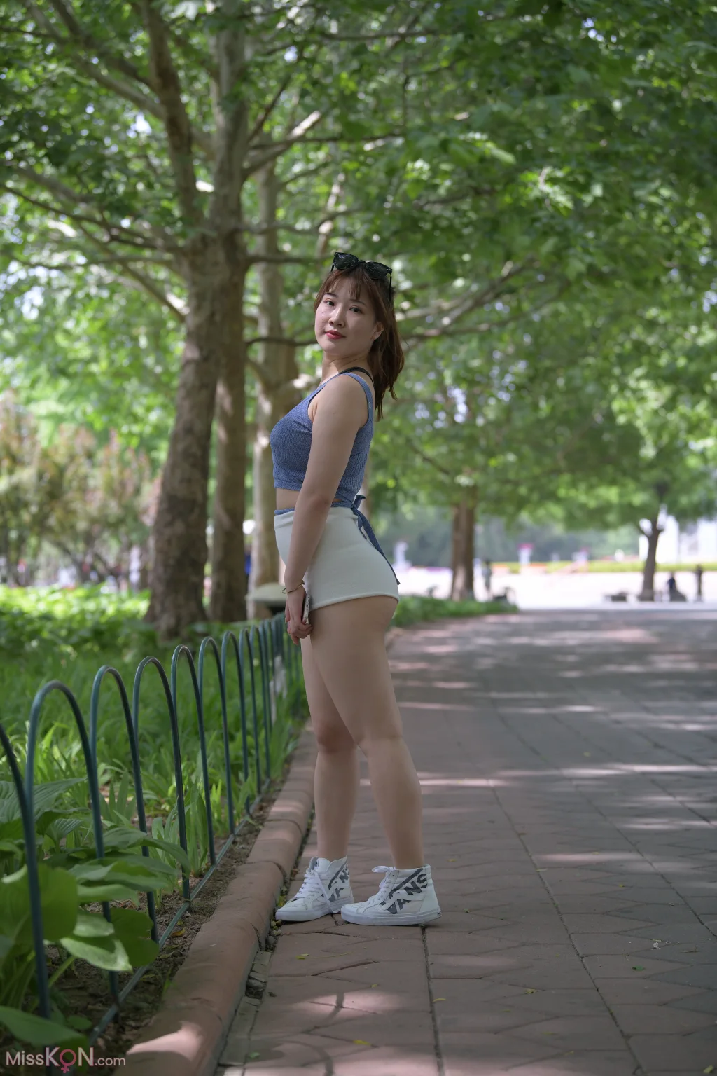 [精选街拍作品] MJ-035: 亲爱的瑜伽球 热裤 短裤 (142 photos + 2 videos) – Page 2
