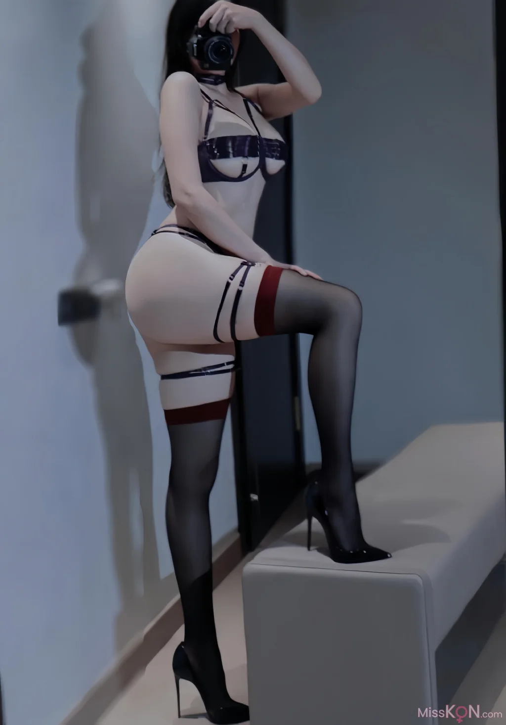 可可西yyy: 紫色情趣 (19 photos + 3 videos)