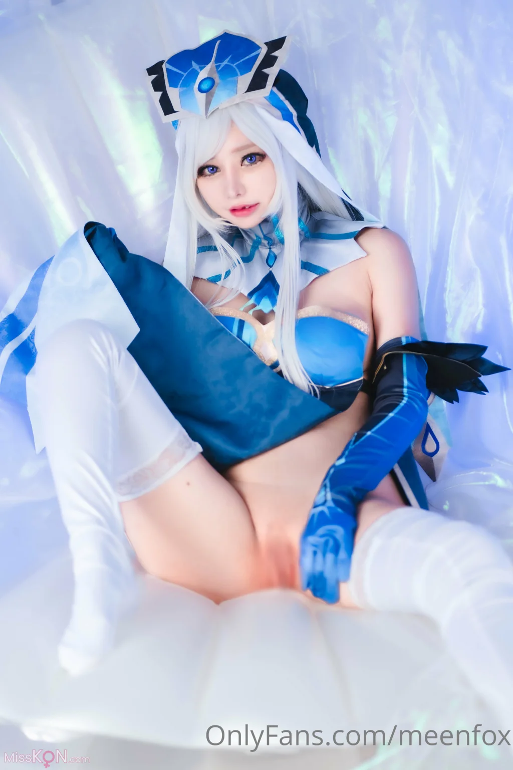 Coser@MeenFox: Genshin Impact – 神鹤镜少女 (34 photos)