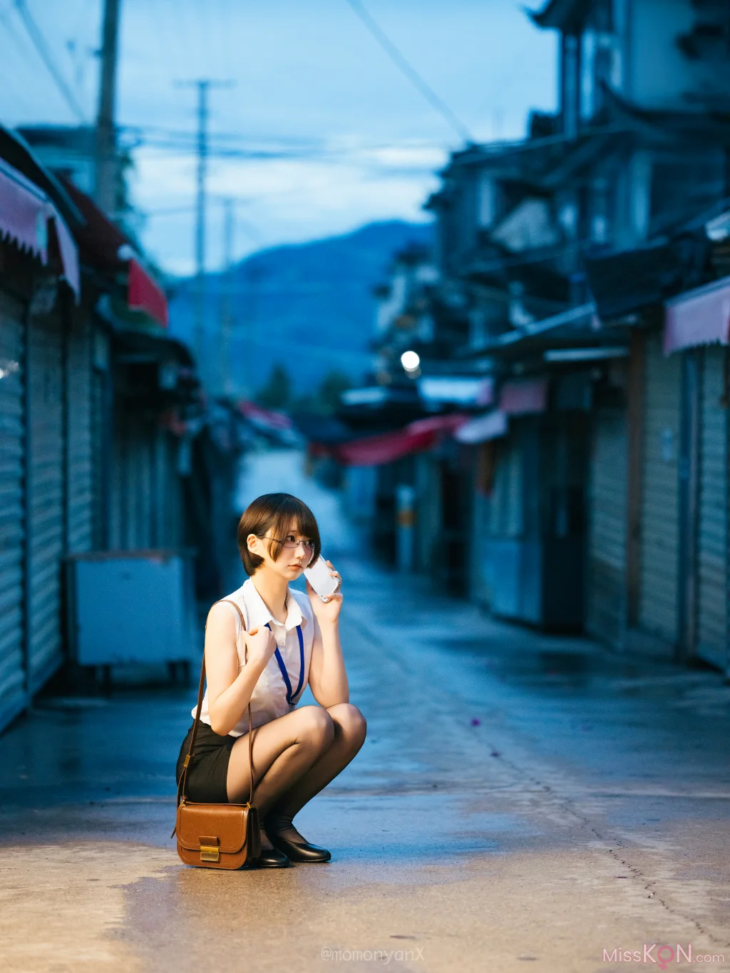 Coser@NAGISA魔物喵: タクシーが来ないOL🚖 (41 photos)