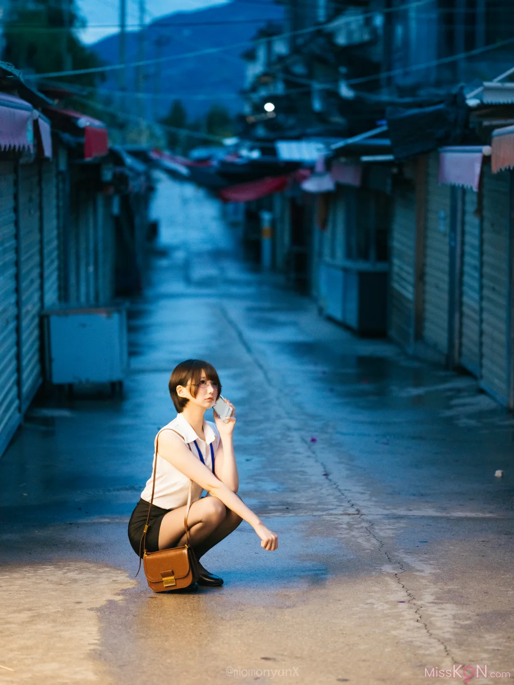 Coser@NAGISA魔物喵: タクシーが来ないOL🚖 (41 photos)