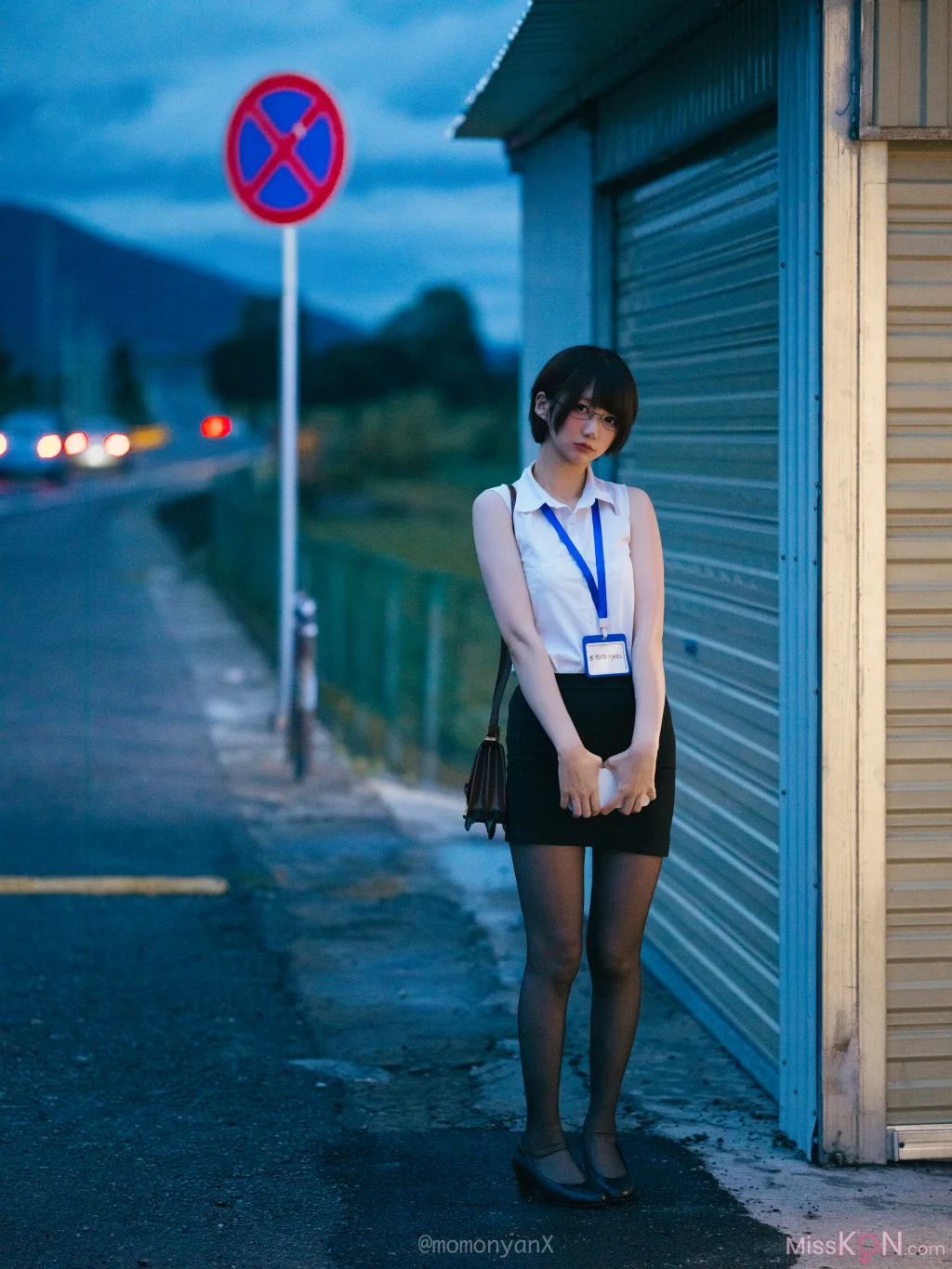 Coser@NAGISA魔物喵: タクシーが来ないOL🚖 (41 photos) – Page 2
