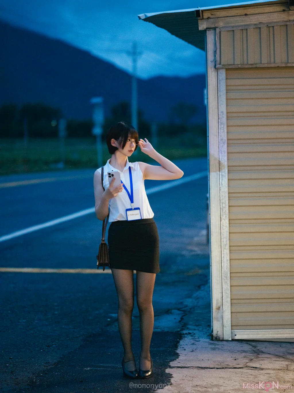 Coser@NAGISA魔物喵: タクシーが来ないOL🚖 (41 photos) – Page 2