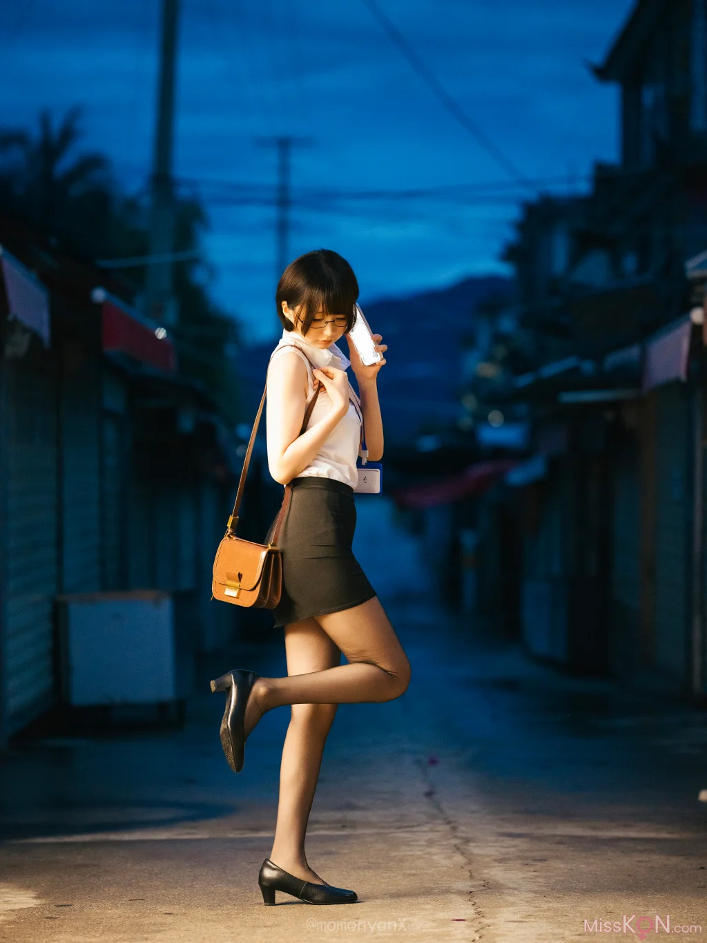 Coser@NAGISA魔物喵: タクシーが来ないOL🚖 (41 photos) – Page 2