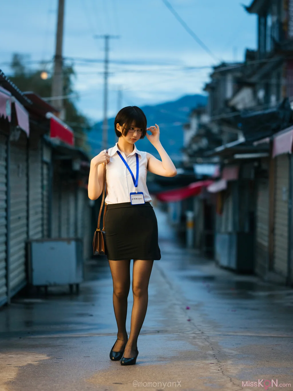 Coser@NAGISA魔物喵: タクシーが来ないOL🚖 (41 photos) – Page 2