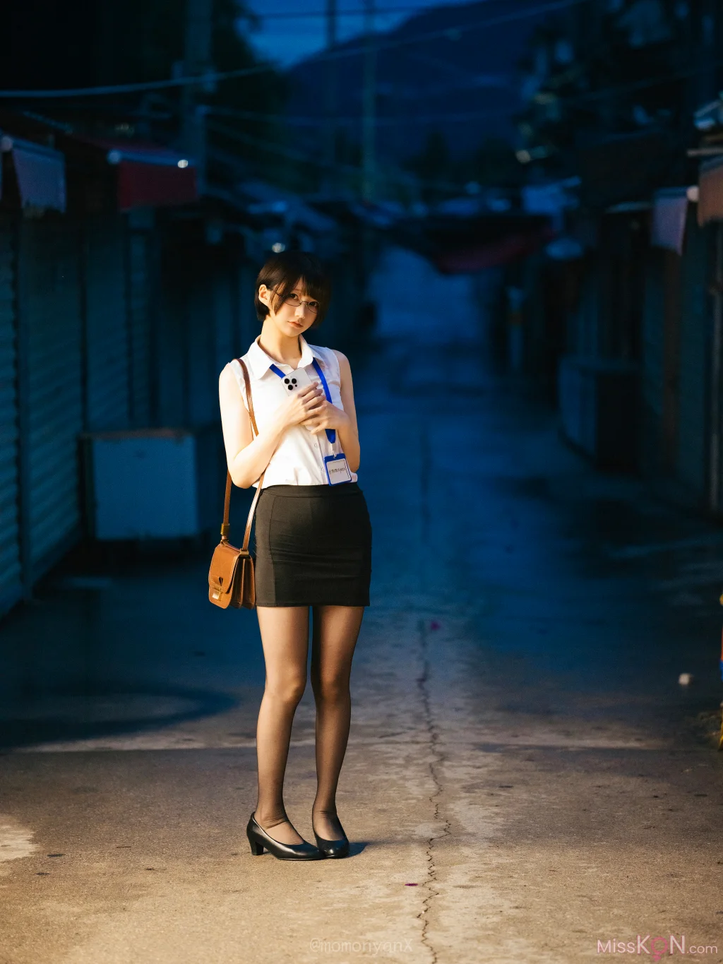 Coser@NAGISA魔物喵: タクシーが来ないOL🚖 (41 photos) – Page 2