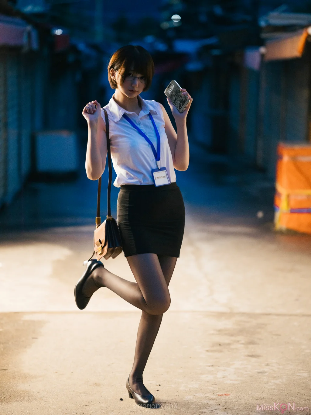 Coser@NAGISA魔物喵: タクシーが来ないOL🚖 (41 photos) – Page 2
