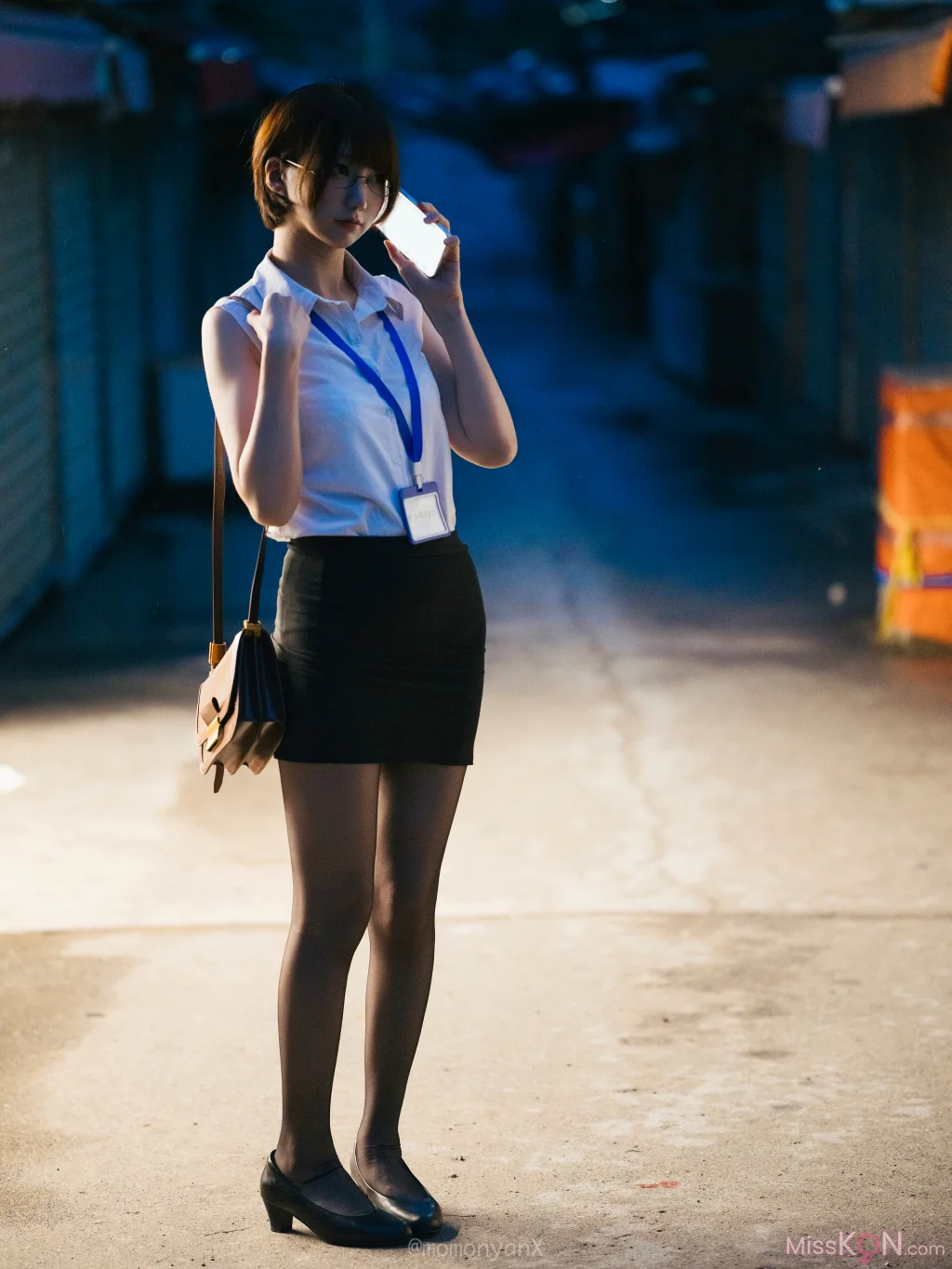 Coser@NAGISA魔物喵: タクシーが来ないOL🚖 (41 photos) – Page 2