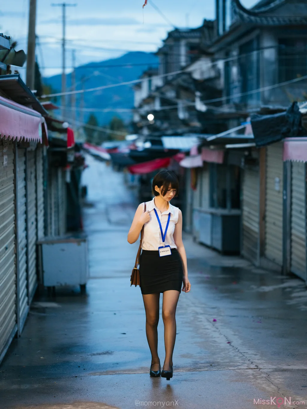 Coser@NAGISA魔物喵: タクシーが来ないOL🚖 (41 photos) – Page 3