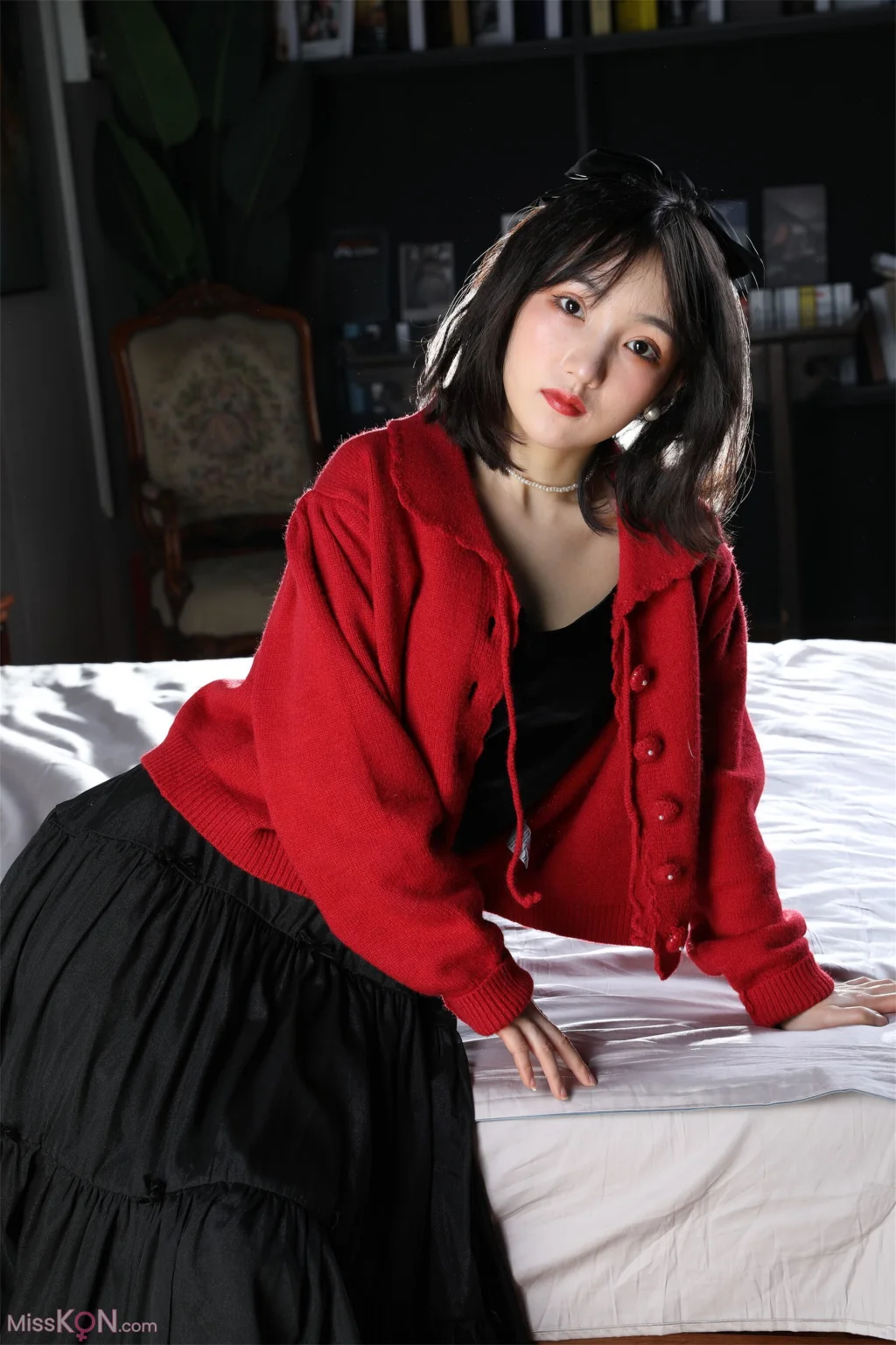 [Private Photoshoot] 小不点: 行色模特 黑色礼服 (150 photos)