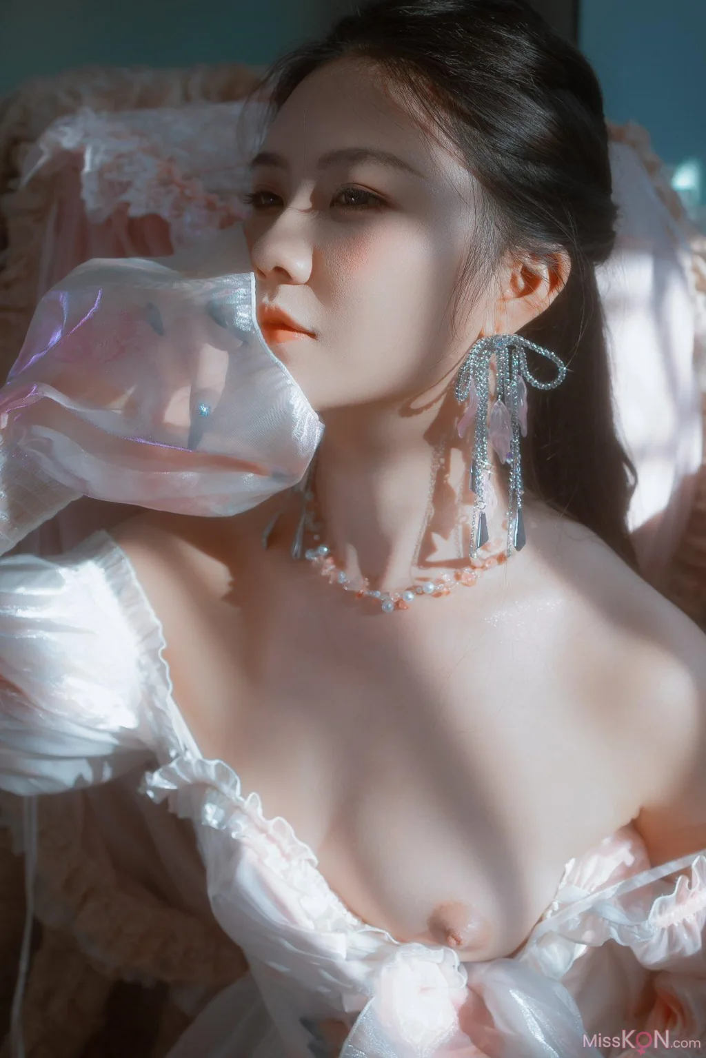 [XR Uncensored] Lucky-: R18 秀人网模特 银色短裙+S 番外篇 (118 photos + 7 videos) – Page 4