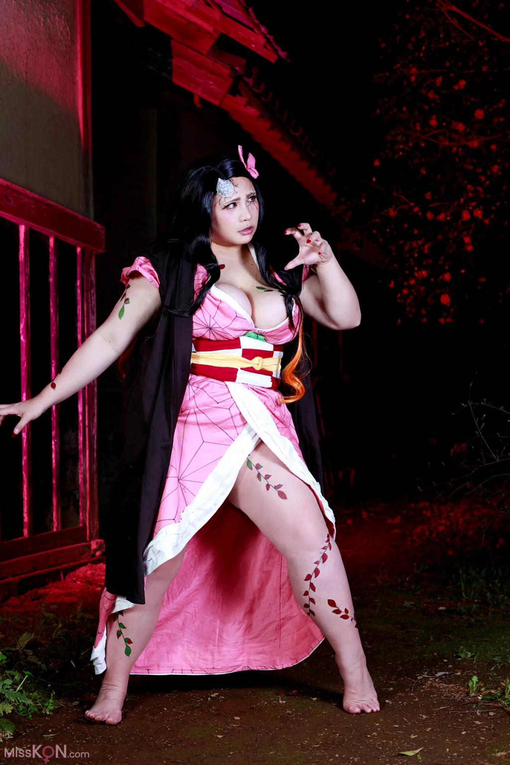 Coser@蝶月真綾: 宵闇の中の光 (216 photos)