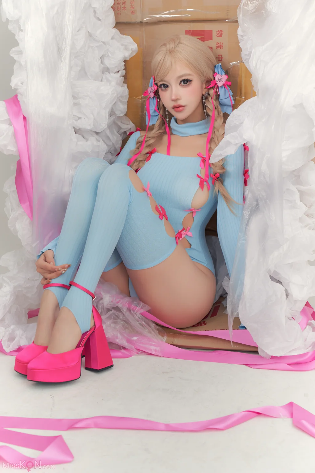 Coser@过期米线线喵: 异世界玩偶 (56 photos)