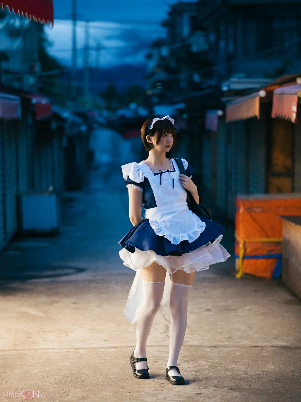 Coser@NAGISA魔物喵: メイドさんの仕事が終わったら💼 (29 photos)