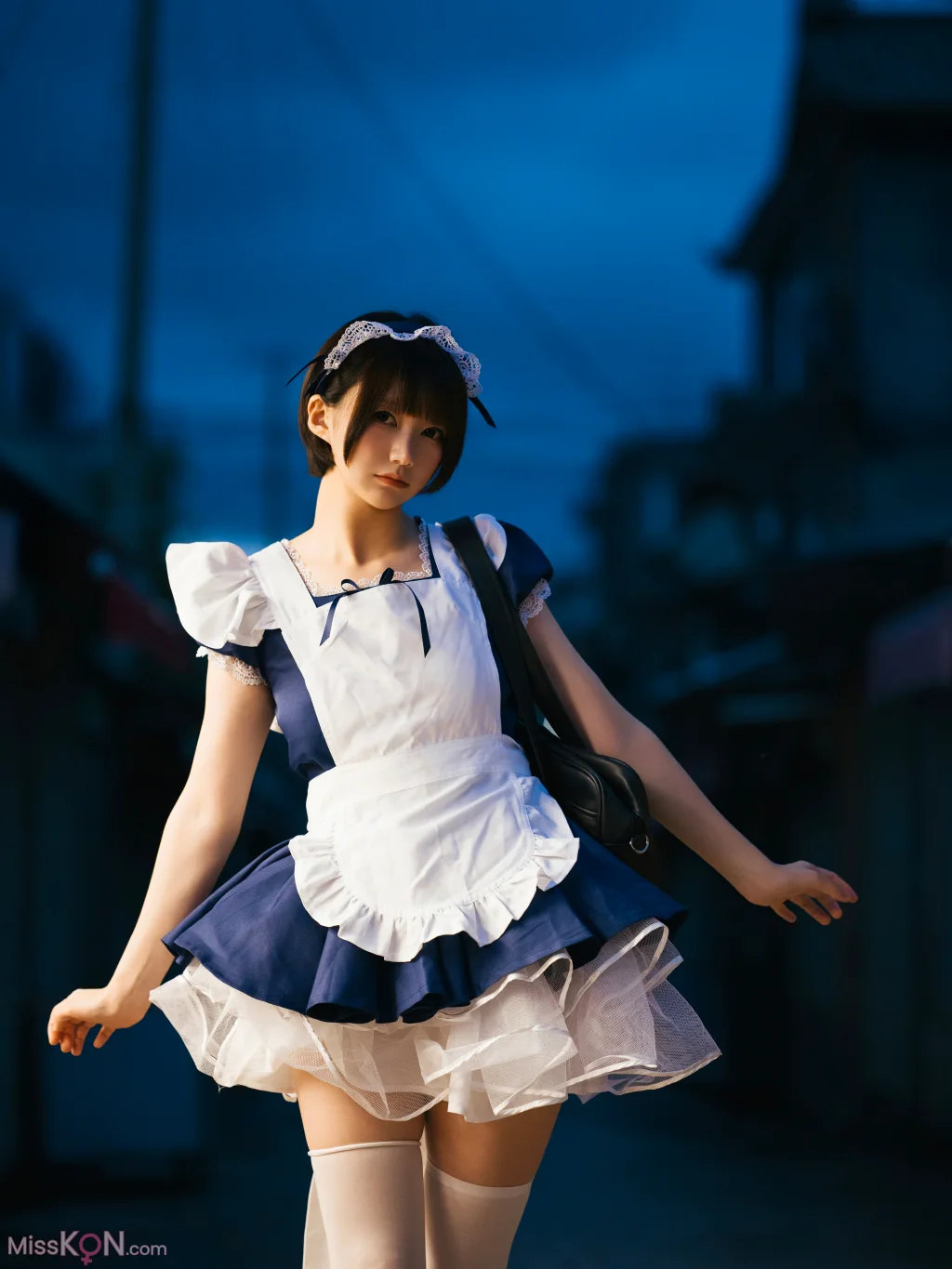 Coser@NAGISA魔物喵: メイドさんの仕事が終わったら💼 (29 photos)