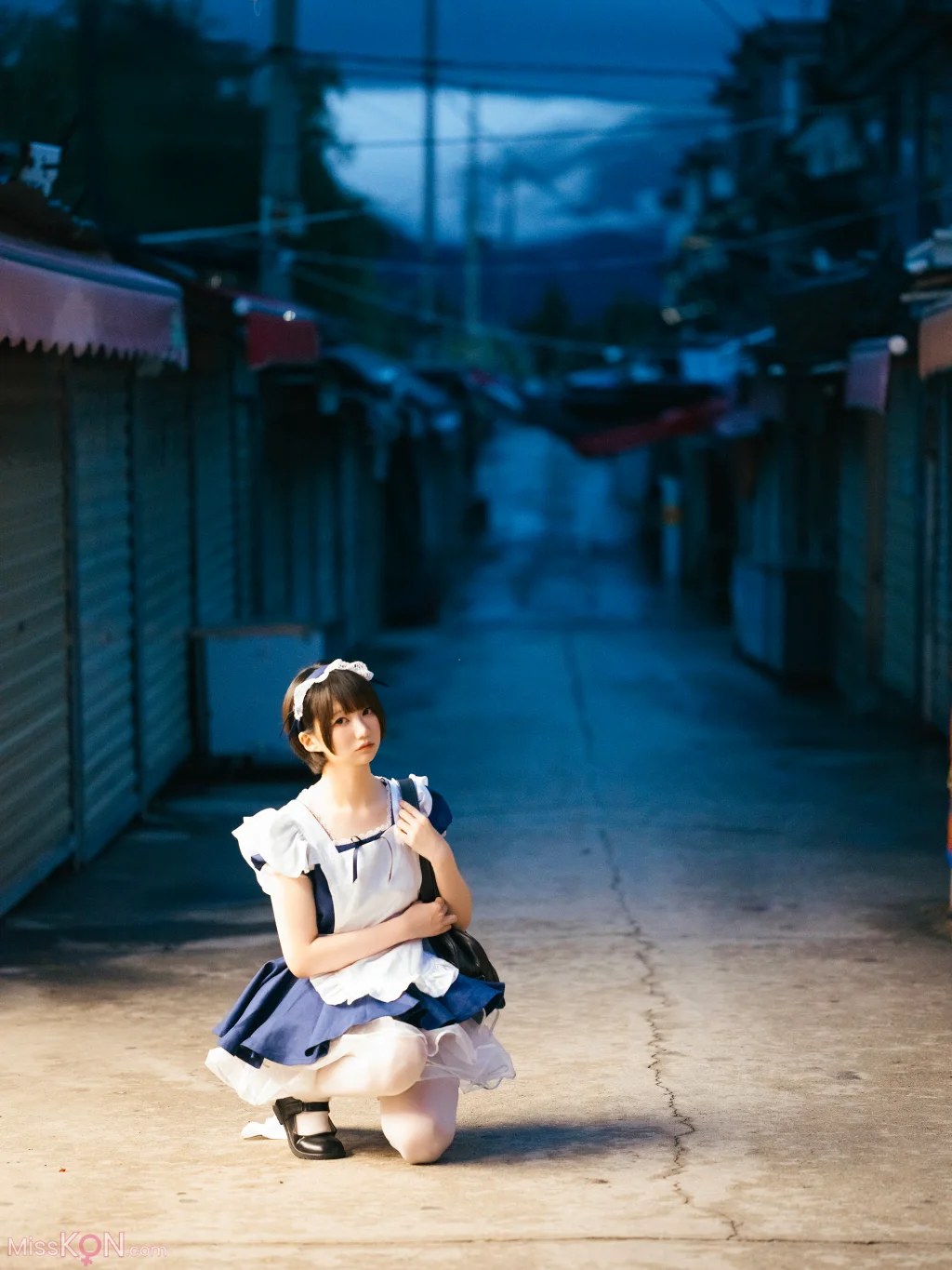 Coser@NAGISA魔物喵: メイドさんの仕事が終わったら💼 (29 photos)