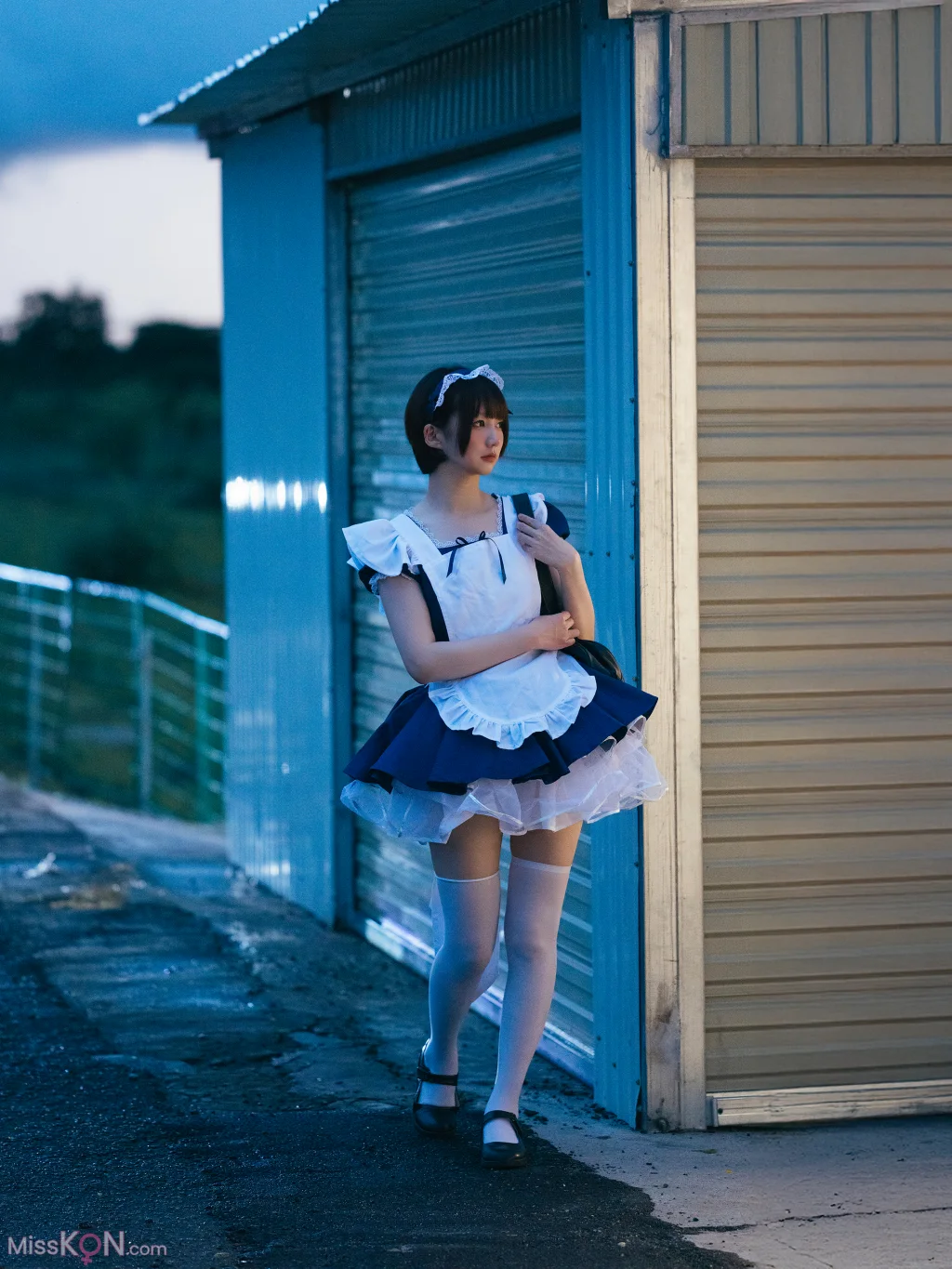 Coser@NAGISA魔物喵: メイドさんの仕事が終わったら💼 (29 photos)