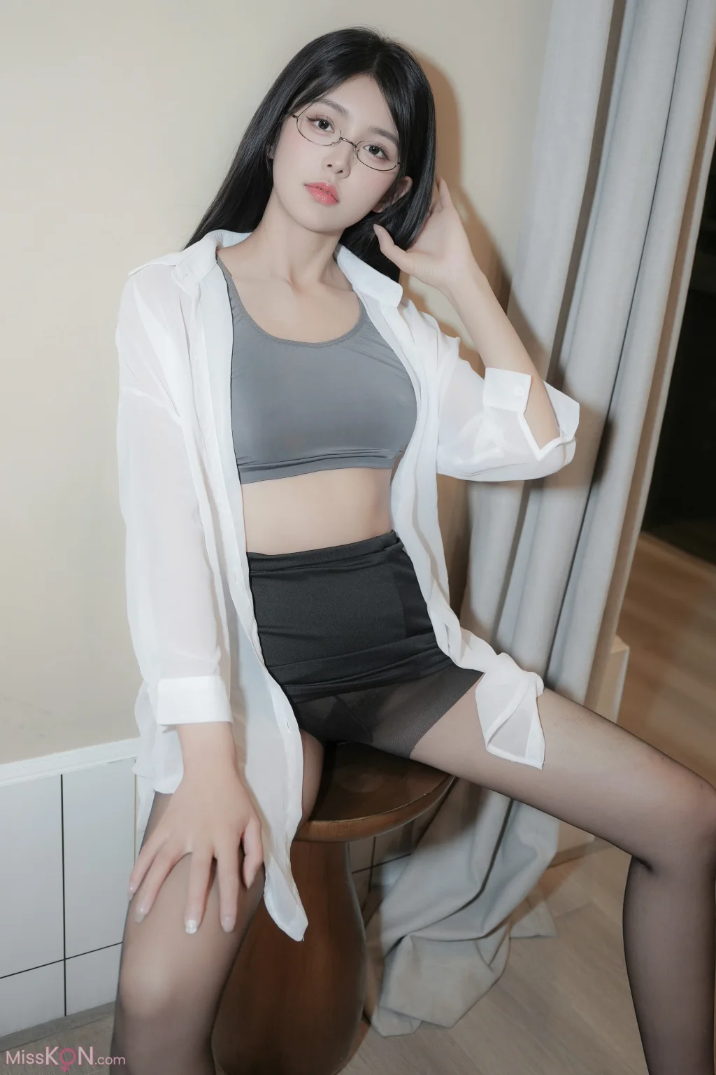[XR Uncensored] 美少女@: R18 秀人网模特 湿身OL (69 photos)